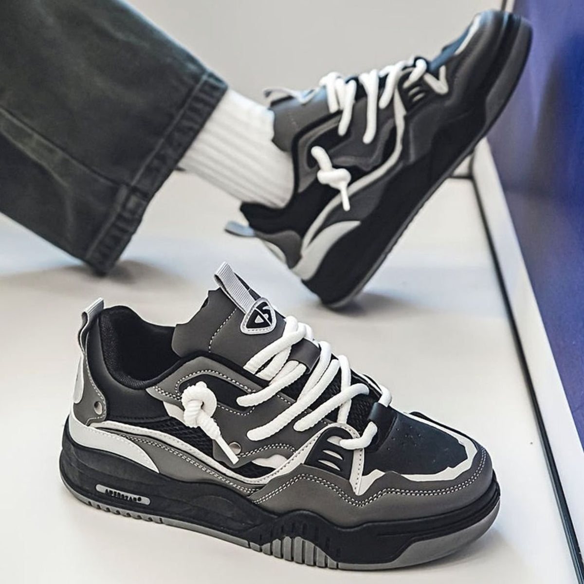 Men's Chunky Low-Top Lace-Up Casual Sneakers