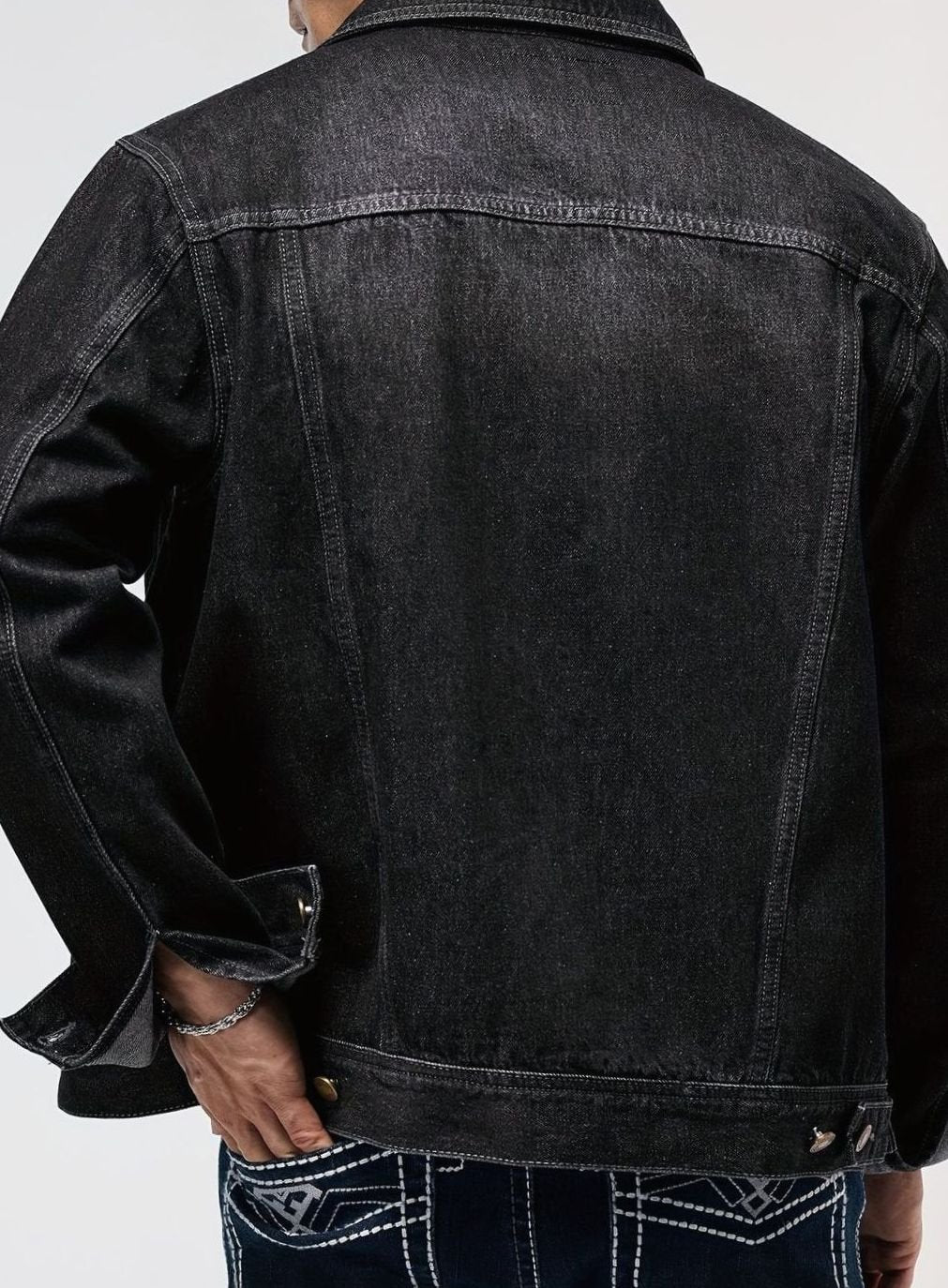 Men's Classic Button-Front Regular-Fit Denim Trucker Jacket