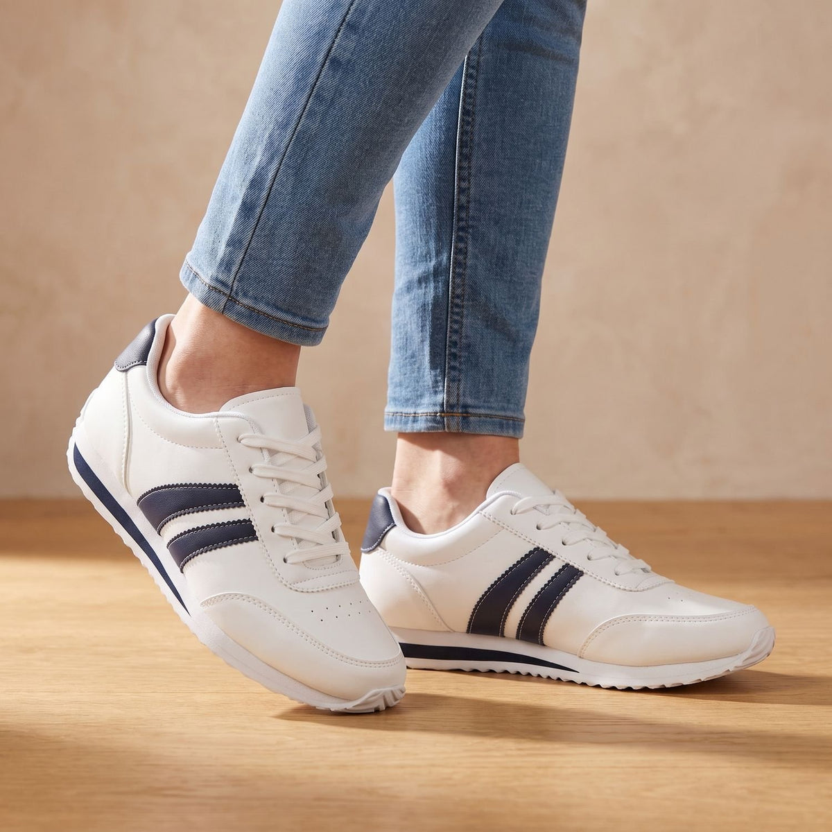 Men's Lace-Up Arch-Support Low-Top Athletic Sneakers