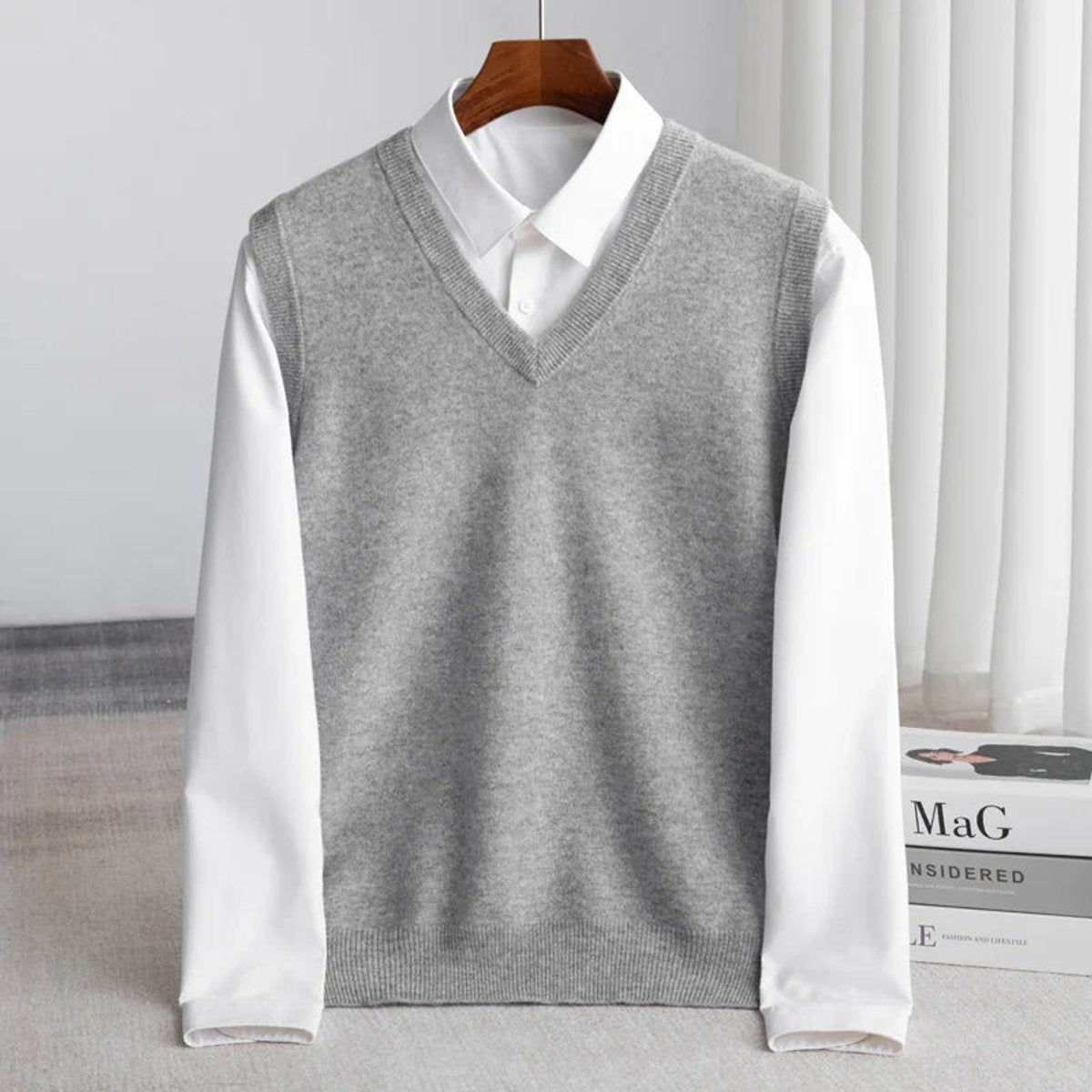 Men's Merino Wool V-Neck Sleeveless Sweater Vest - Gray