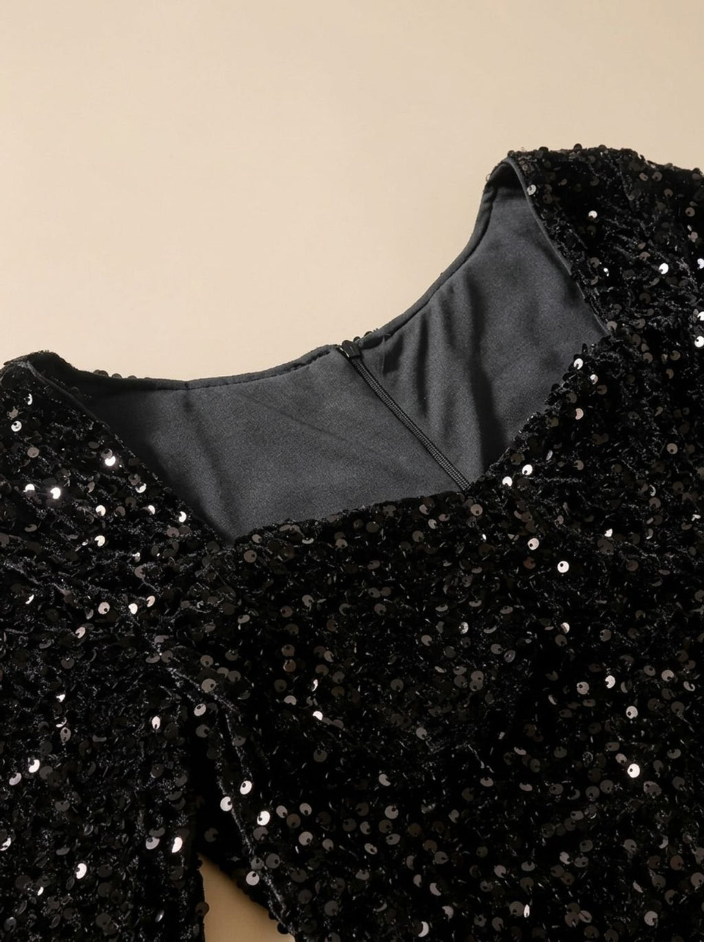 Women's Black Sequin Long-Sleeve Sweetheart Mini Christmas Party Dress