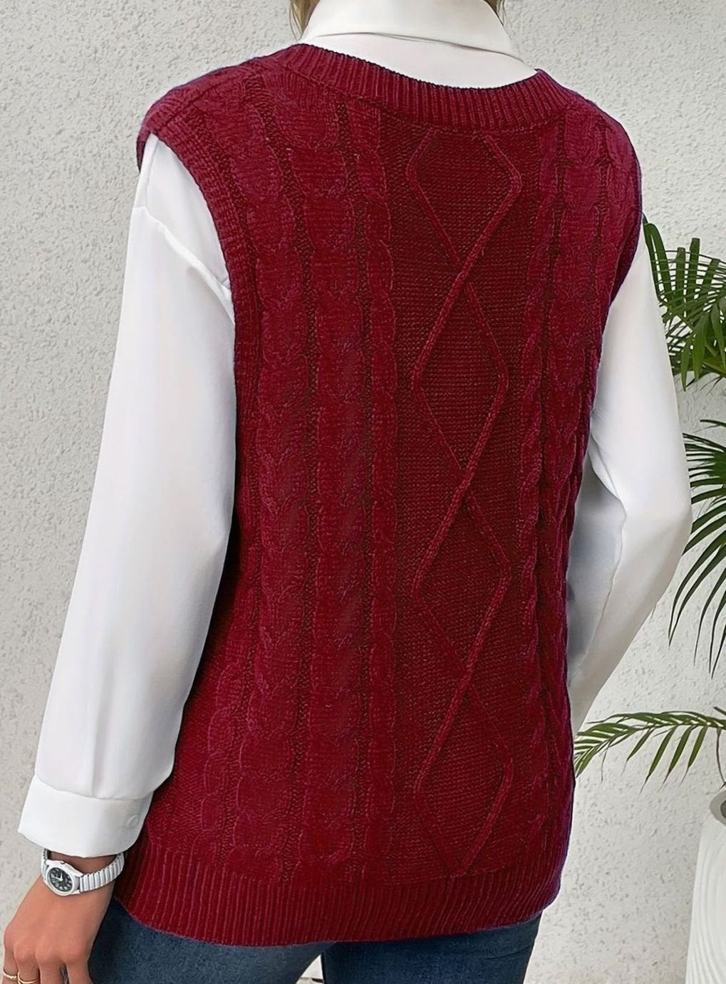 Women's Cable-Knit V-Neck Sweater Vest Relaxed Layering Pullover
