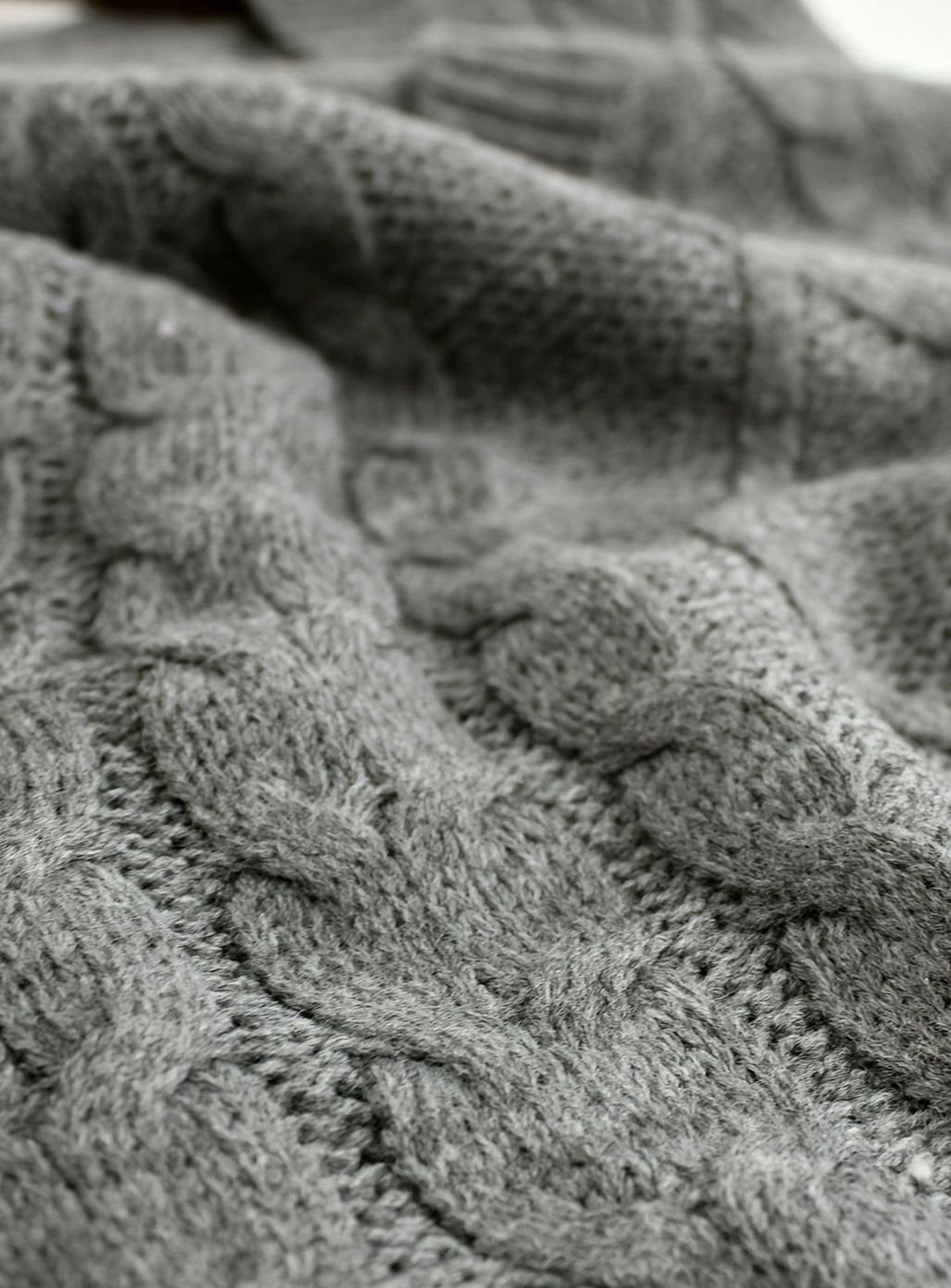 Women's Cable-Knit V-Neck Sweater Vest Relaxed Layering Pullover