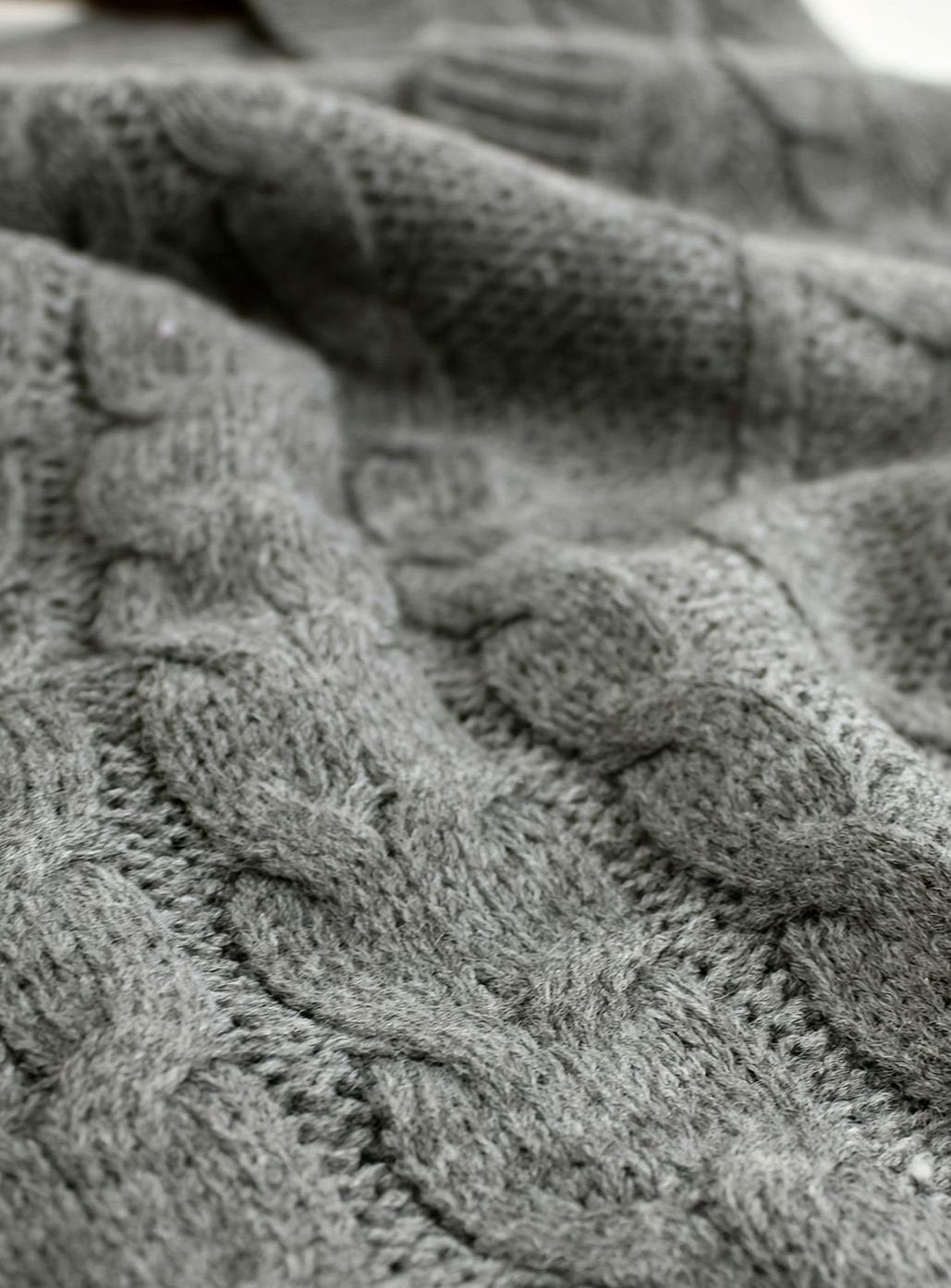 Women's Cable-Knit V-Neck Sweater Vest Relaxed Layering Pullover