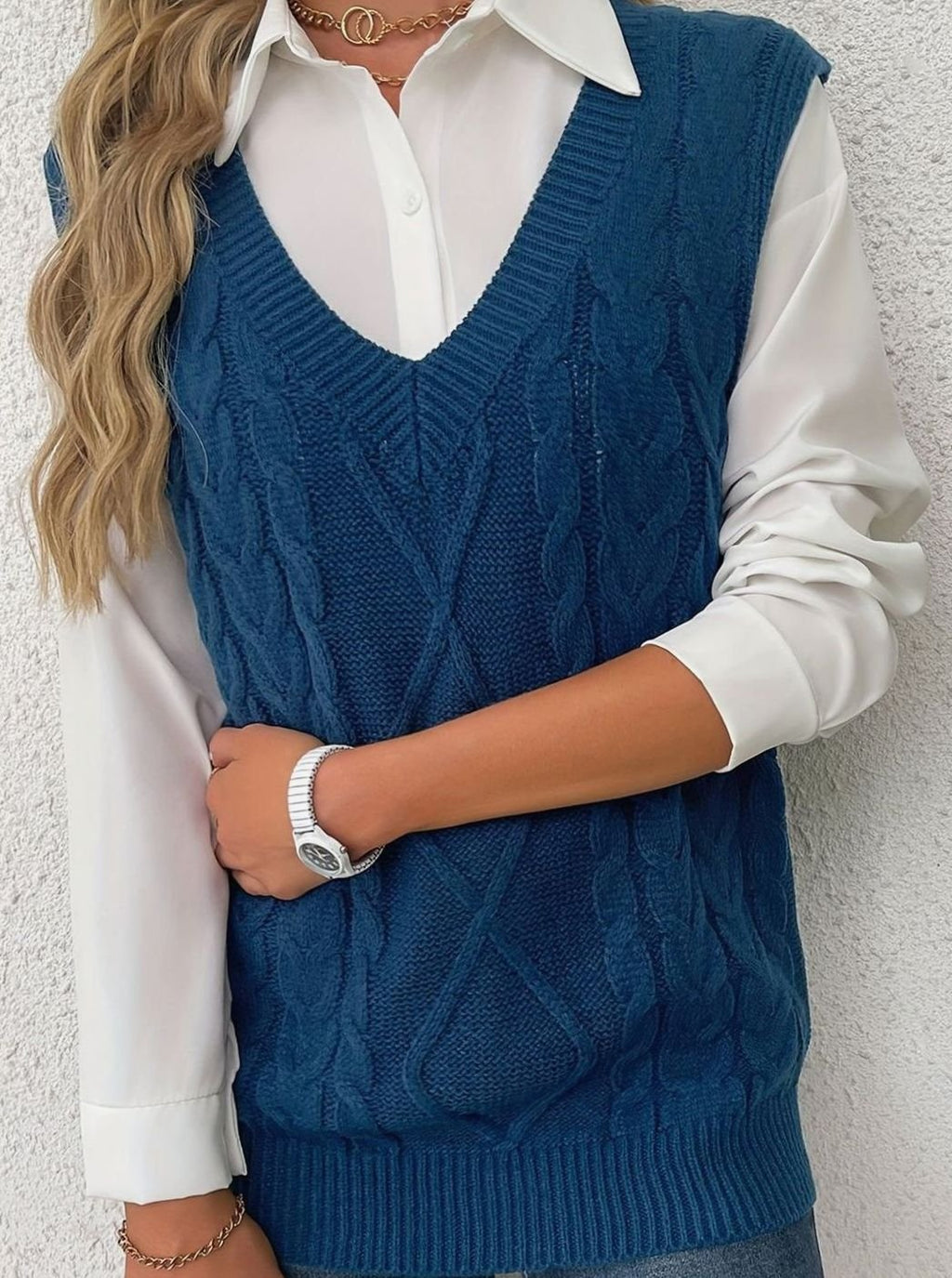 Women's Cable-Knit V-Neck Sweater Vest Relaxed Layering Pullover