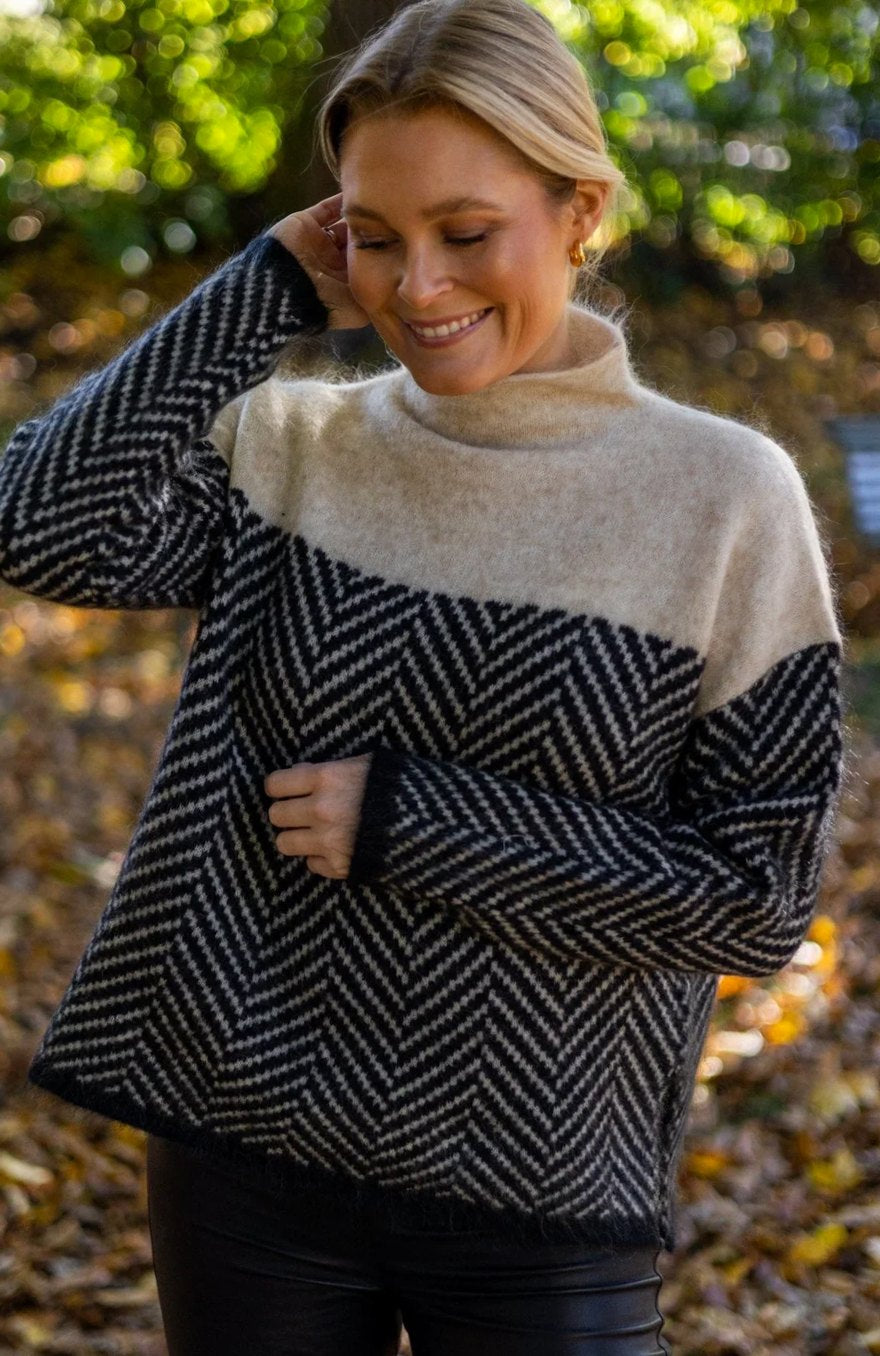 Women's Chevron Turtleneck Sweater Relaxed-Fit Dropped-Shoulder Knit