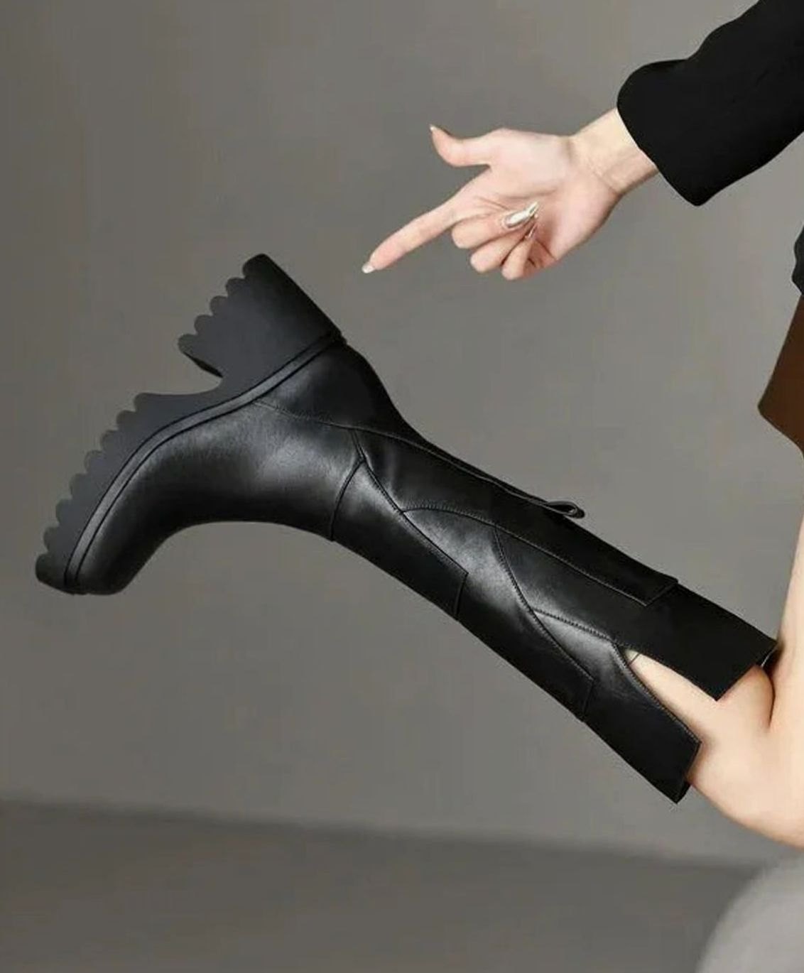 Women's Chunky Block Heel Knee-High Zip Boots