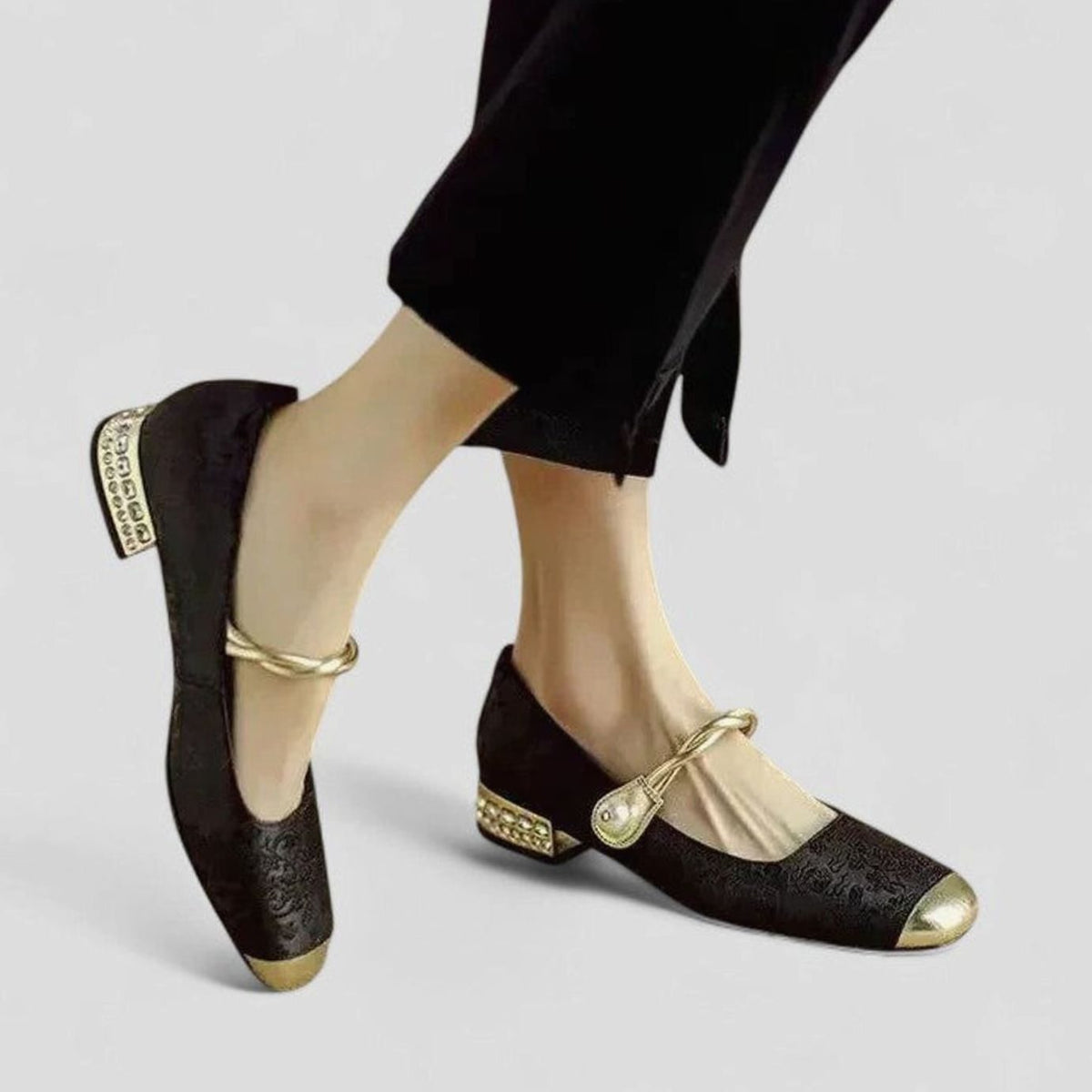 Women's Cushioned Low-Heel Mary Jane Shoes with Adjustable Strap - Black