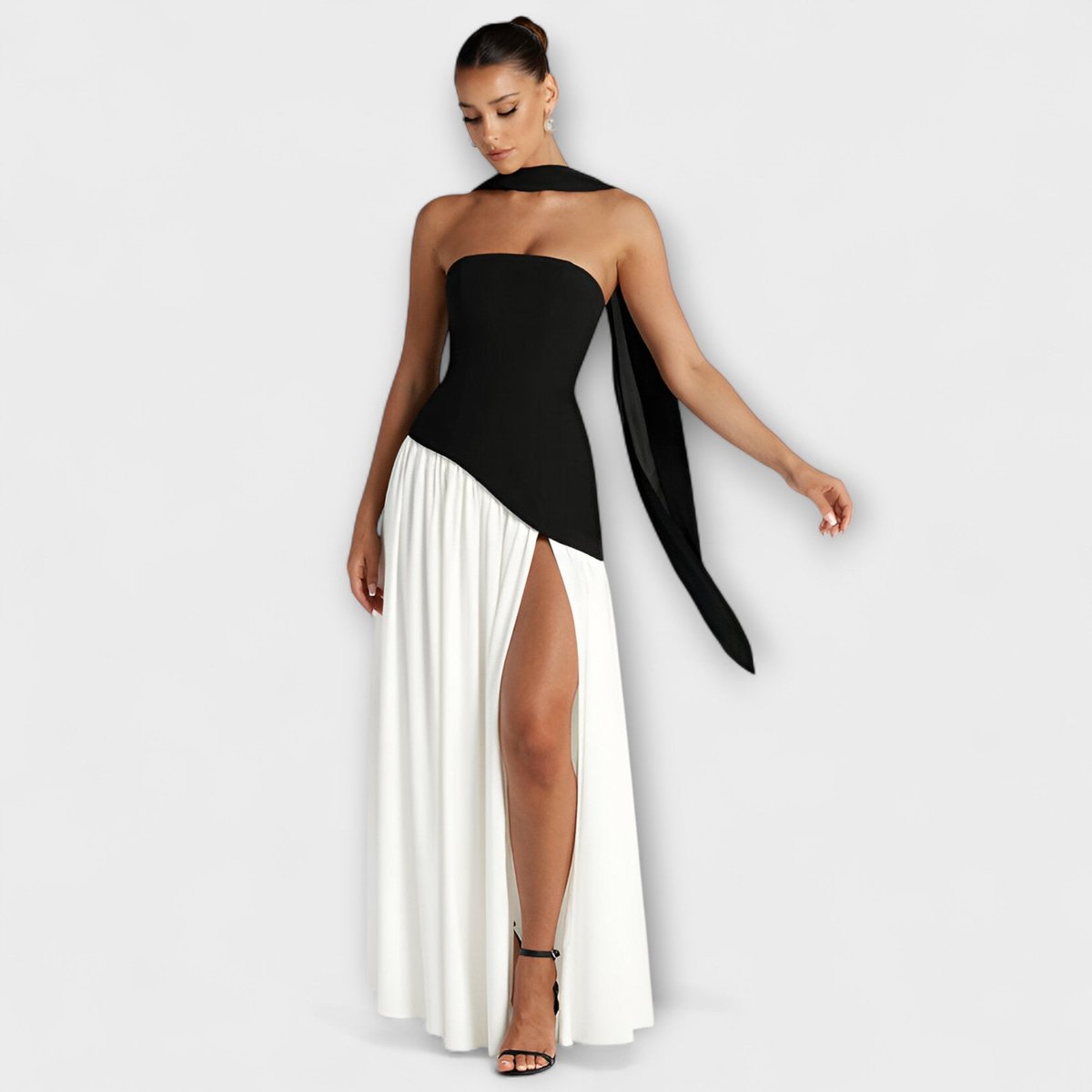 Women's Elegant Halter-Neck Pleated Maxi Dress