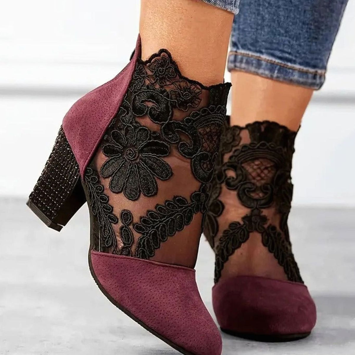 Women's Floral Lace Block-Heel Pointed-Toe Ankle Heels - Red
