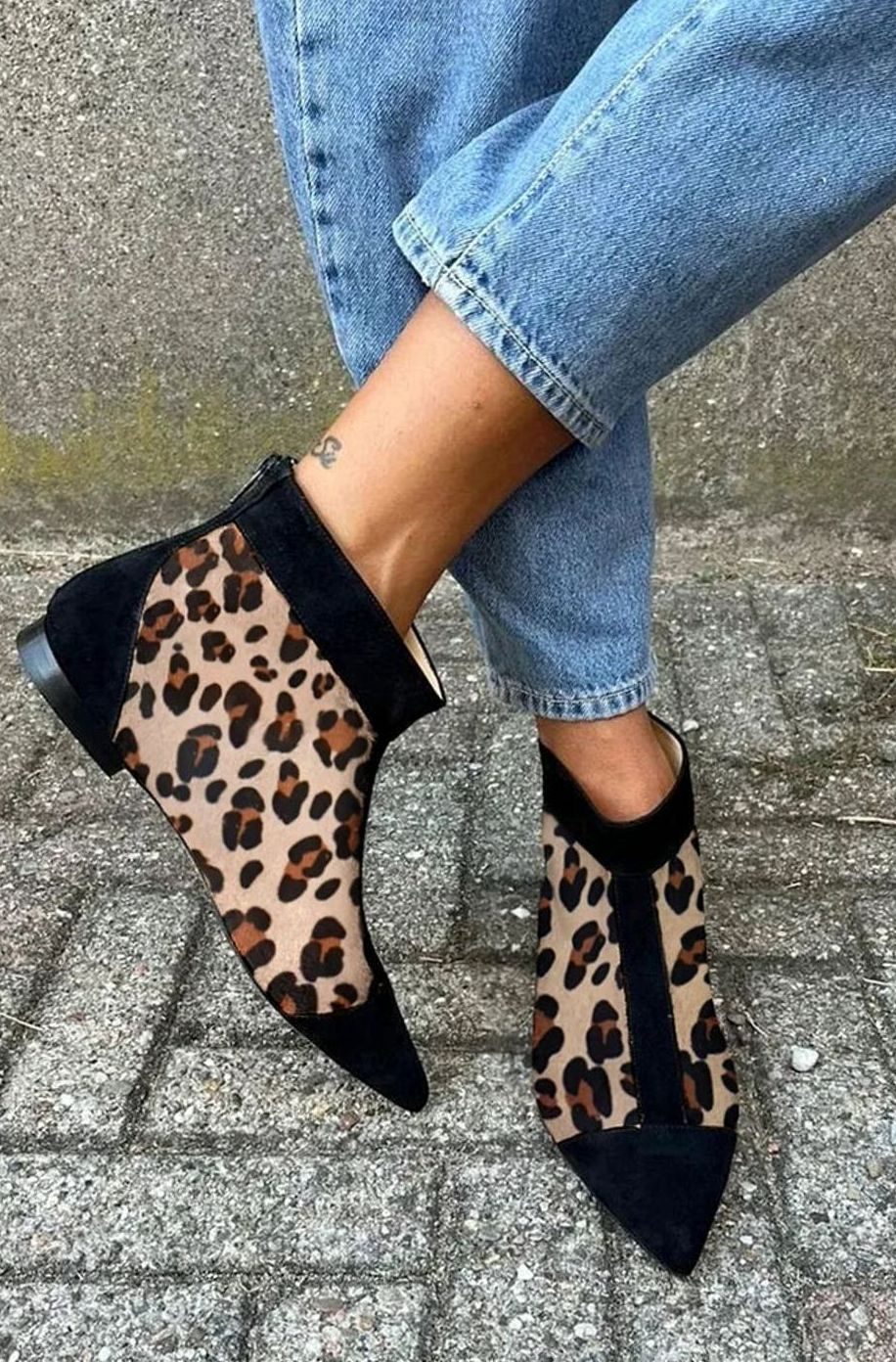 Women's Leopard Print Pointed-Toe Flat Ankle Boots