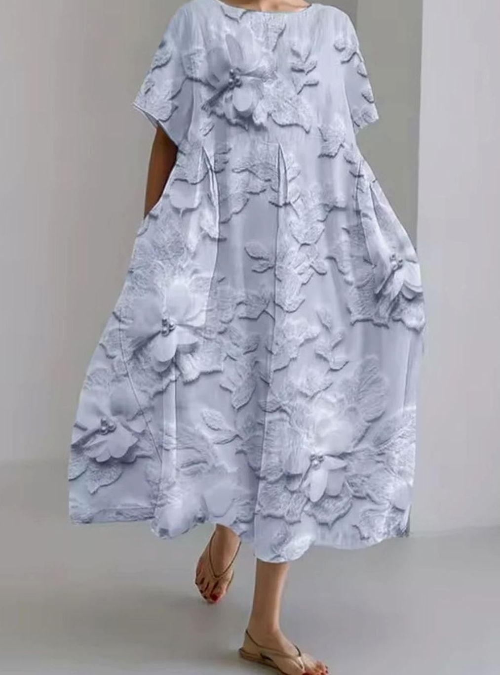 Women's Loose Floral Applique Round Neck Maxi Dress - Light Blue
