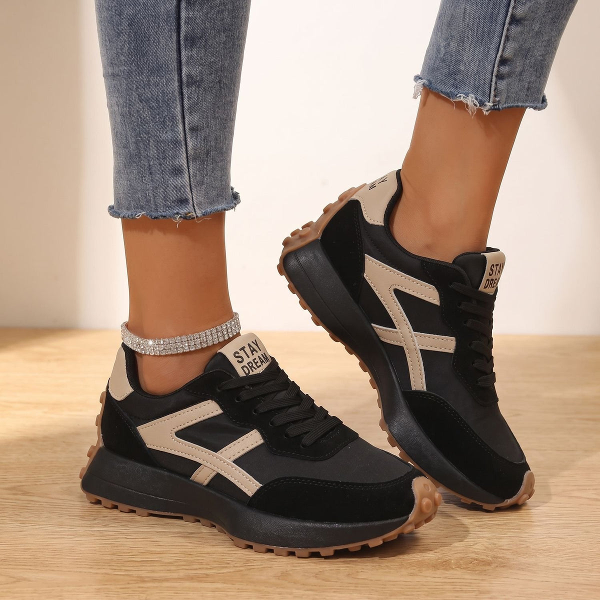 Women's Orthopedic Lace-Up Retro Low-Top Sneakers - Black
