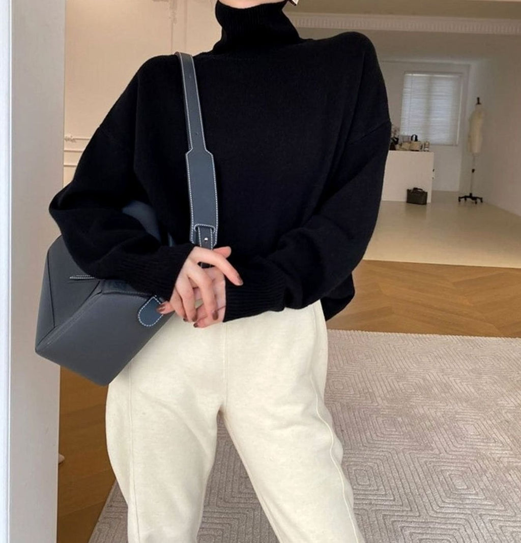 Women's Oversized Cashmere-Knit Turtleneck Pullover Sweater - Black