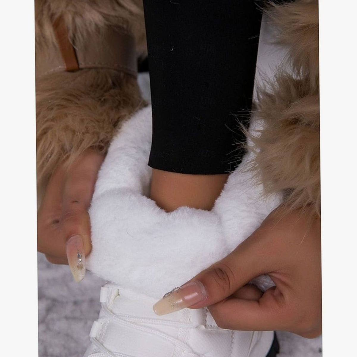 Women's Plush-Lined Lace-Up Snow Winter Boots