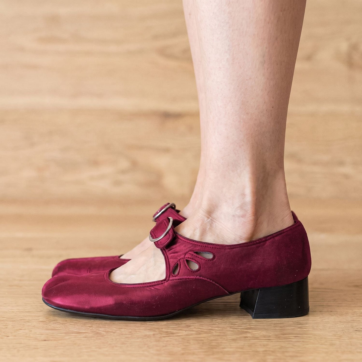 Women's Round-Toe Buckle-Strap Low-Heel Mary Jane Flats