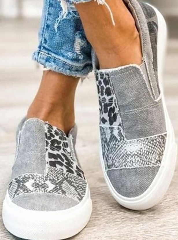 Women's Slip-On Animal Print Canvas Sneakers Cushioned Flat