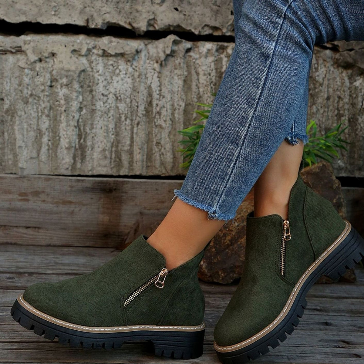 Women's Suede-Look Platform Ankle Boots Side Zipper Chunky Sole - Green