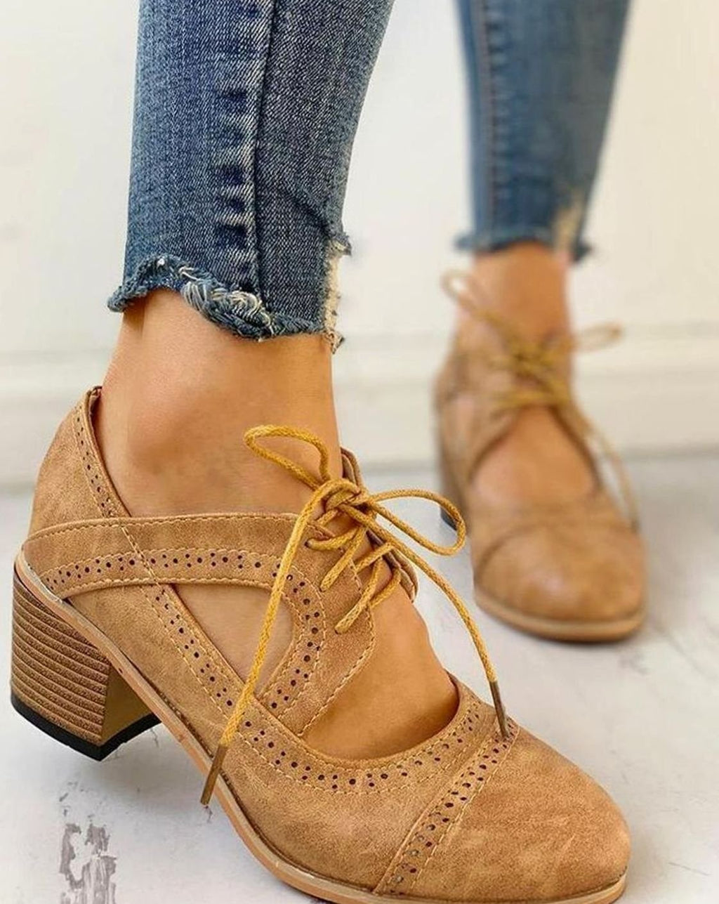 Women's Vintage Lace-Up Heeled T-Strap Shoes Cutout Block Heel