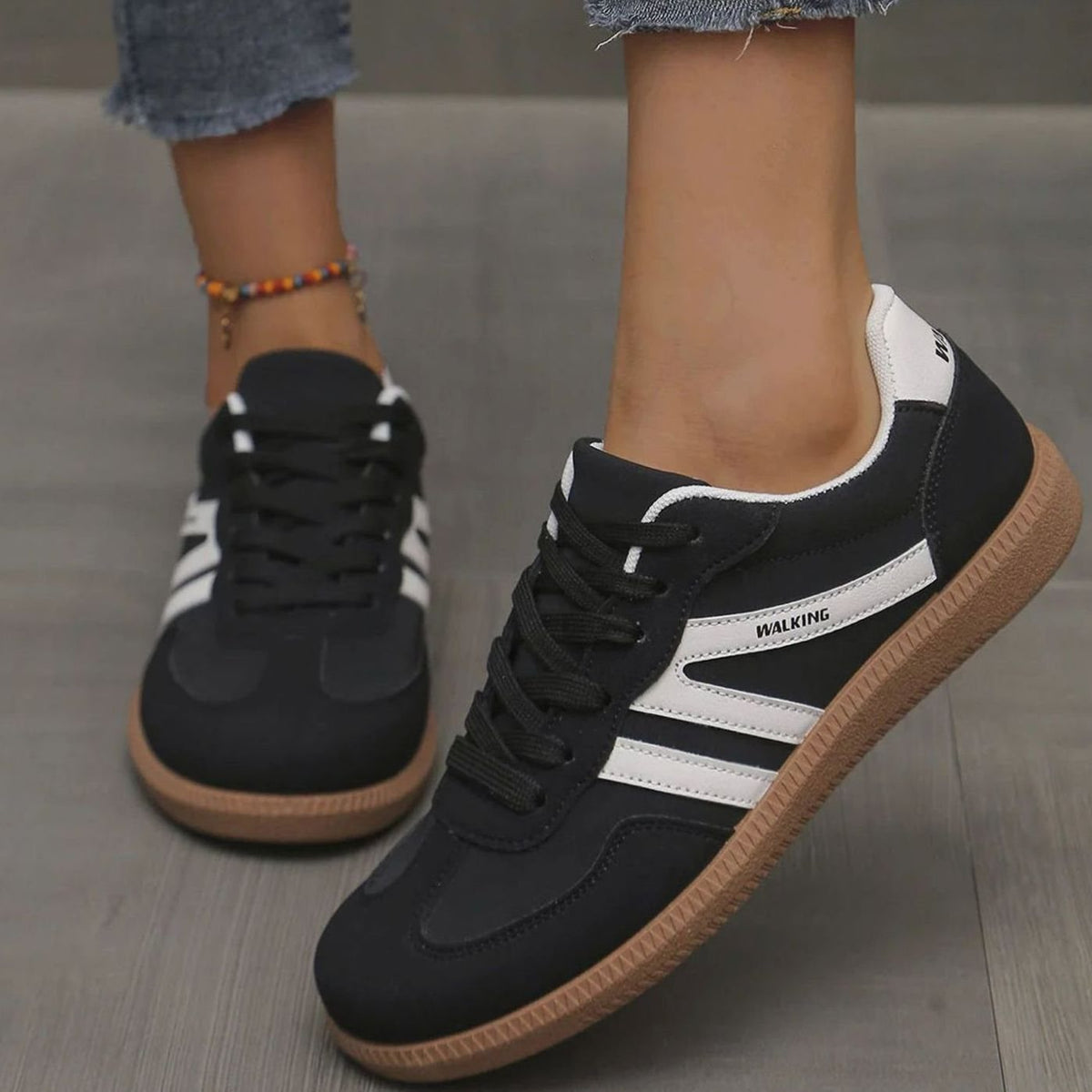 Women's Wide Toe Box Orthopedic Lace-Up Sneakers